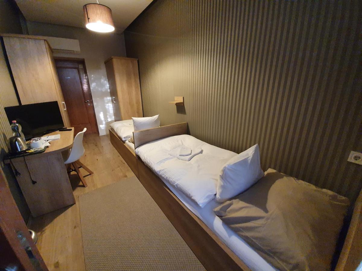 Bed and Breakfast Deák Panzió Nagykoros Esterno foto