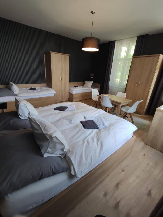 Bed and Breakfast Deák Panzió Nagykoros Esterno foto