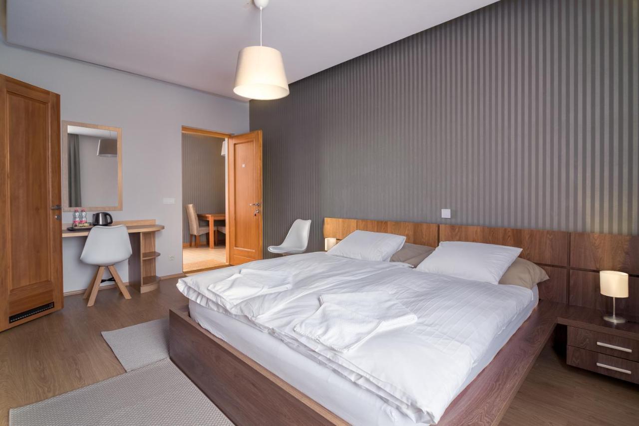 Bed and Breakfast Deák Panzió Nagykoros Esterno foto